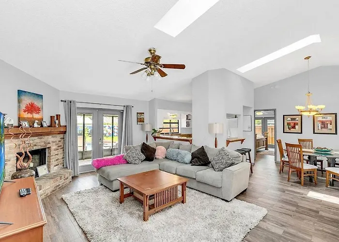 Tranquil Oasis 4Br Pool Home